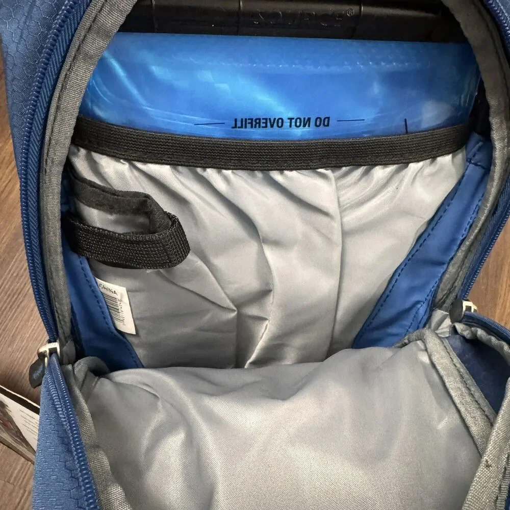 NWT High Sierra Expandable Hydration Pack AirFlow Cooled Back Outdoor Hiking